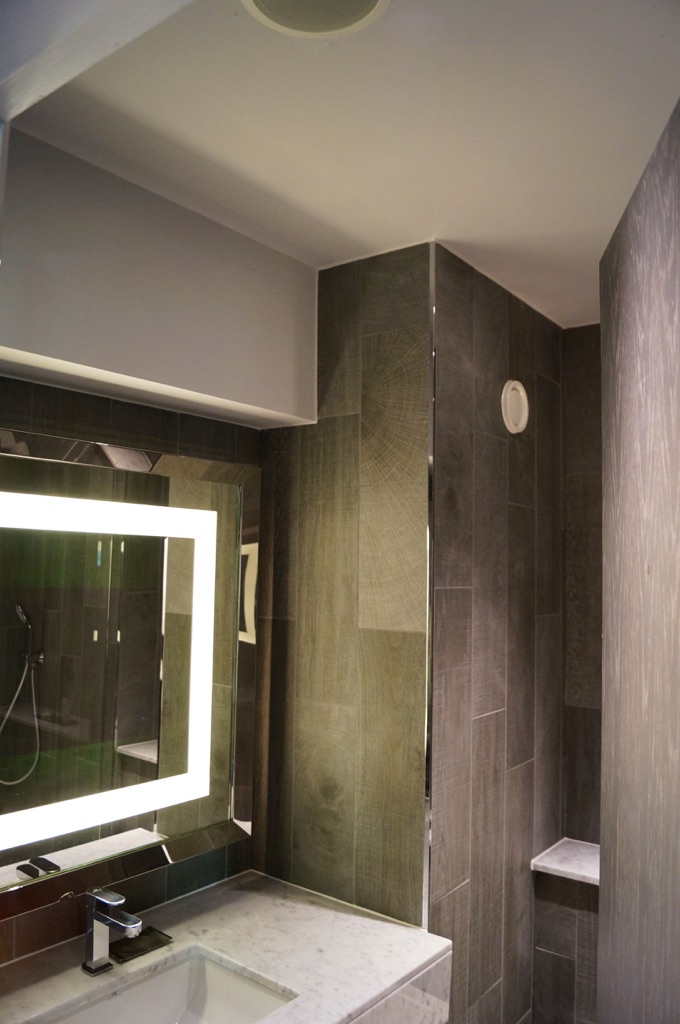 Doubletree By Hilton Edinburgh – Queensferry Crossing Bathrooms
