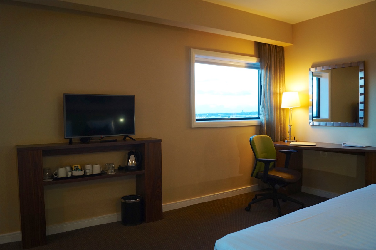 Hampton by Hilton Liverpool/John Lennon Airport Hotel Bedroom Photos