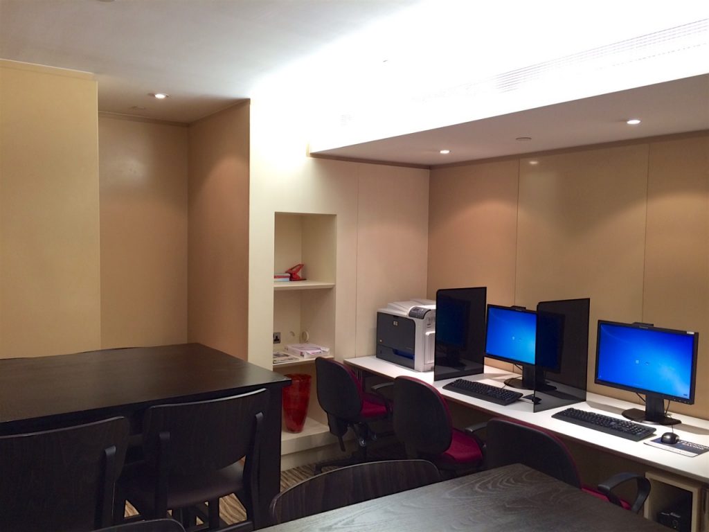 Hilton London Gatwick Airport Hotel Executive Lounge