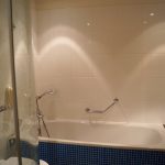 Hilton London Gatwick Airport Hotel Bathroom