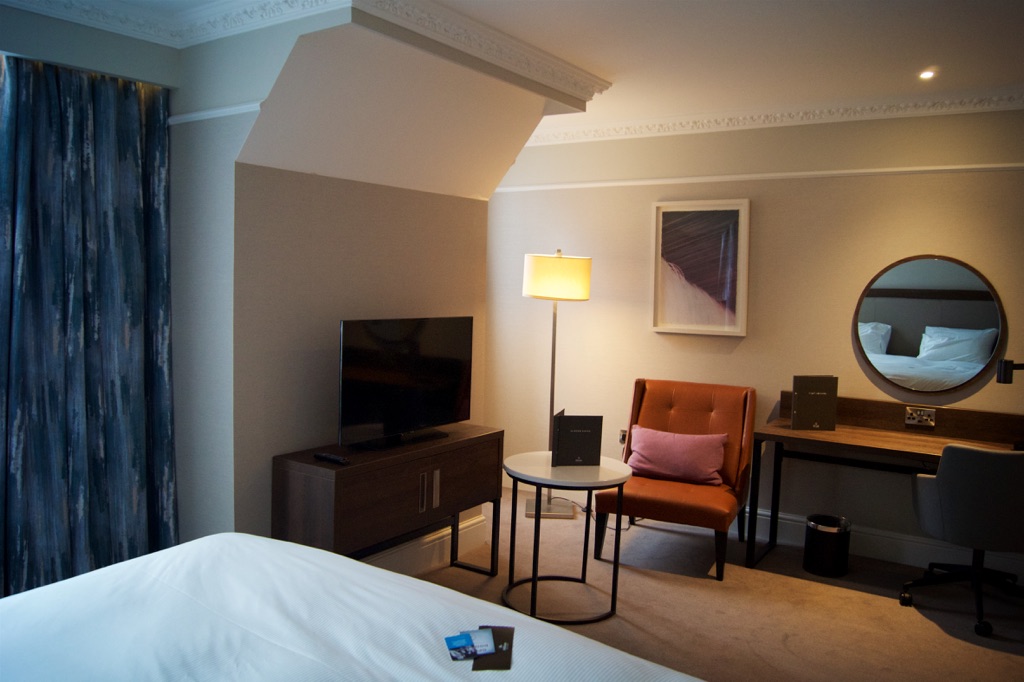 Hilton Edinburgh Carlton Bedroom Lounge Area
