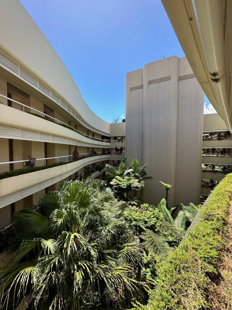 Hilton Cairns Courtyard