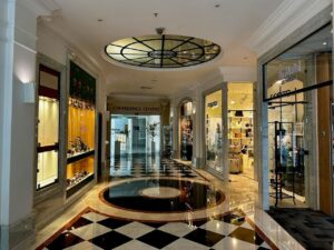 Hilton Malta Lobby & Shop